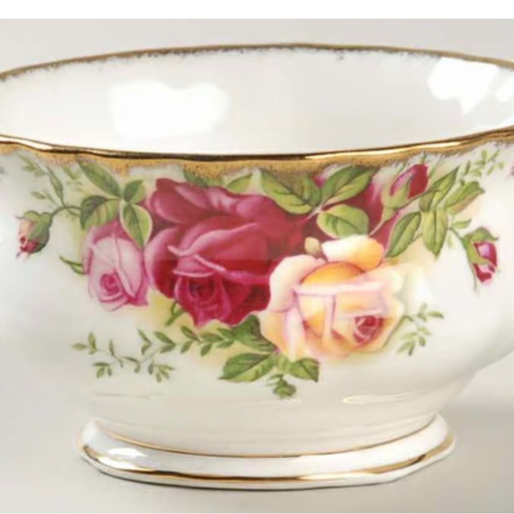 Royal Albert Old Country Roses Tea Set - Picture 5 of 12